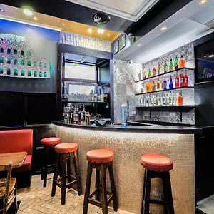 호스텔 Alessandro Palace & Bar