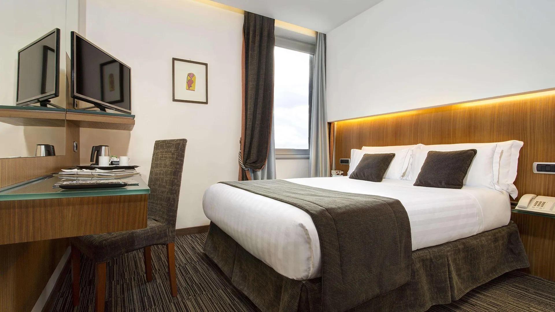 Best Western Plus Hotel Universo Rome 4*,