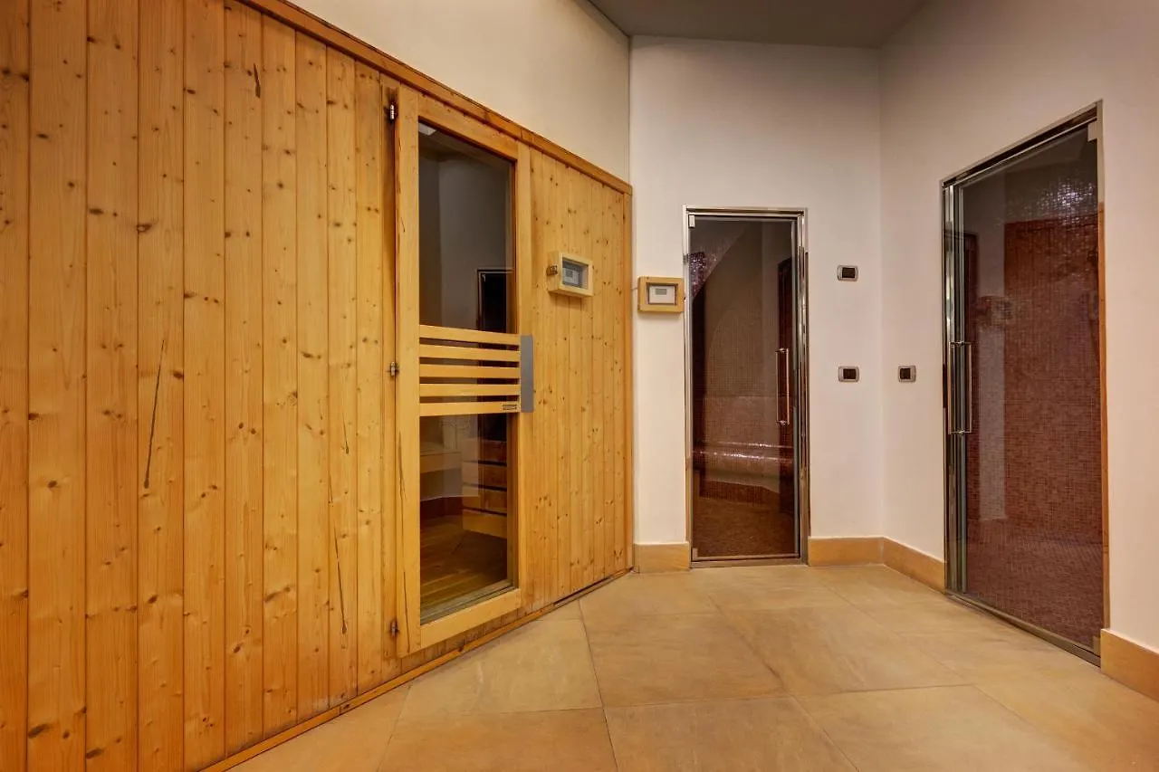 Best Western Plus Hotel Universo Rome 4*,